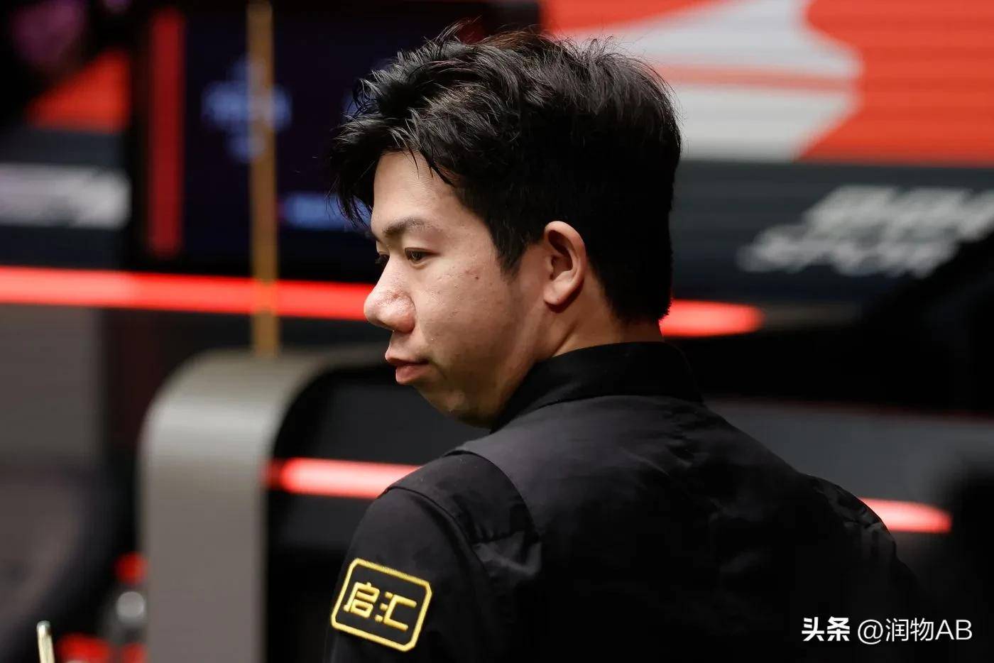 似一脸享受 似一脸享受