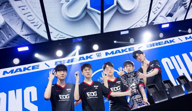 在对阵西部 在对阵西部